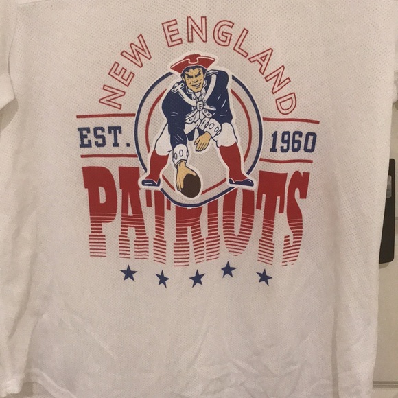 NFL Tops - Nwt New England Patriots old school logo white T-shirt Size medium